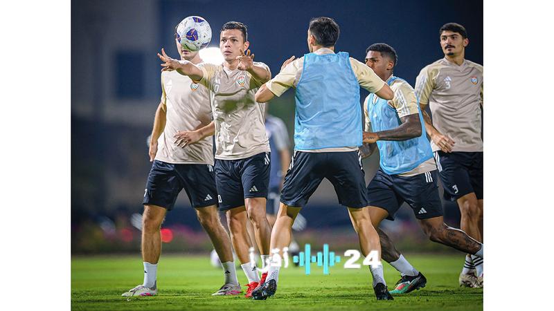 فجوة ما بعد جيل مهدي علي تعيق وصول منتخب الإمارات للمونديال.. خبير يكشف الأسباب