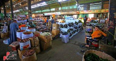 انخفاض أسعار الخضراوات واستقرار في سوق الفاكهة بسوهاج