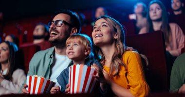 دليل إتيكيت السينما العائلية لويك إند هادئ وممتع