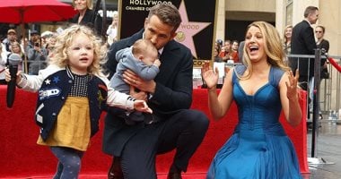 التربية اللطيفة أسلوب رايان رينولدز وبليك ليفلي المبتكر لتربية أطفالهم