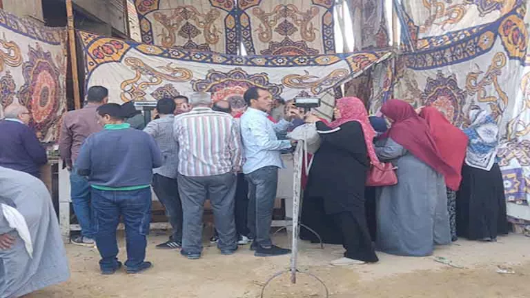 مبادرة لضبط أسعار الدواجن واللحوم بالوادي الجديد
الوادي الجديد يطلق مبادرة لمواجهة غلاء الدواجن واللحوم
جهود بالوادي الجديد لخفض أسعار الدواجن واللحوم المرتفعة