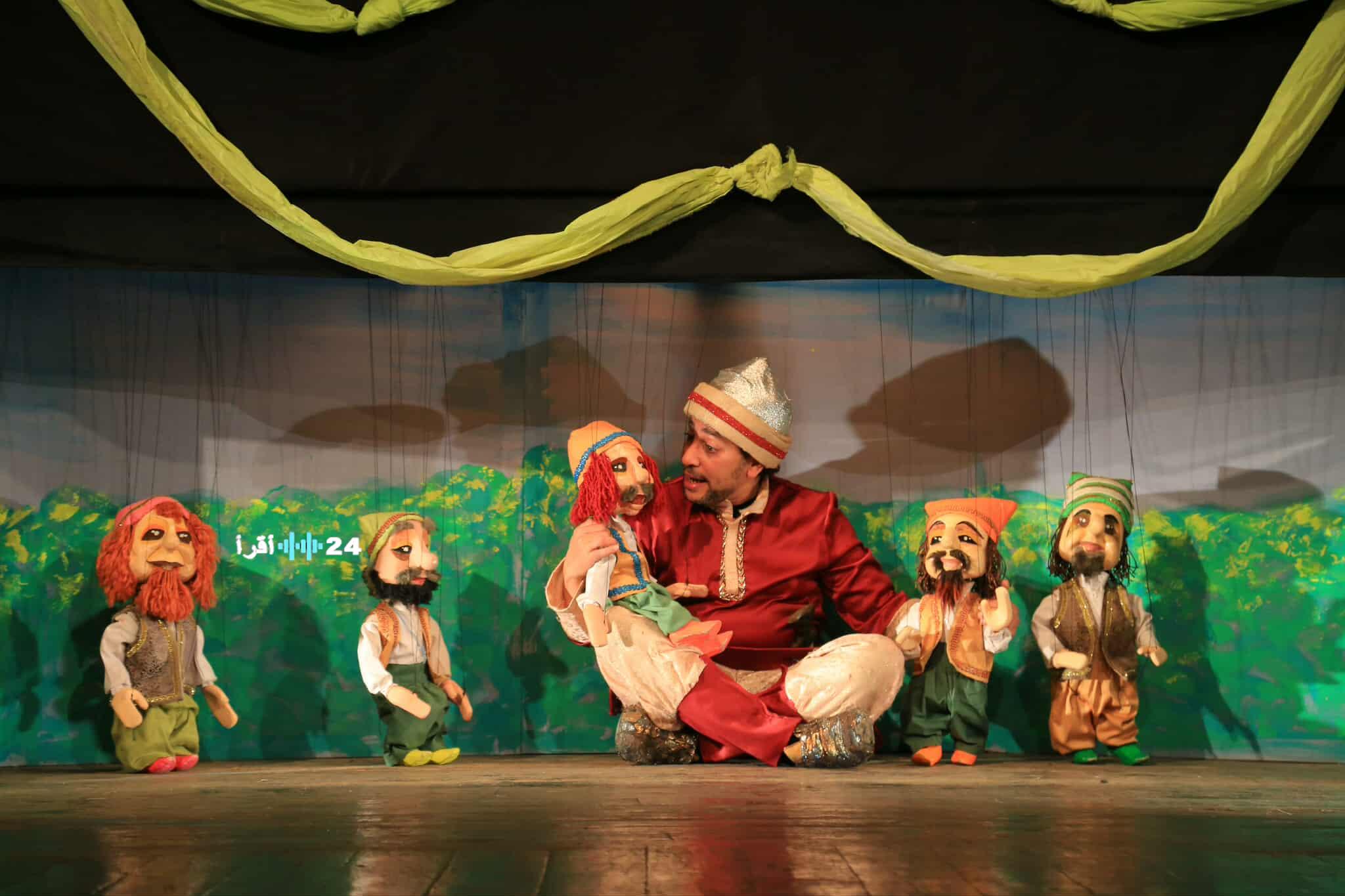 مروان وحبة الرمان عرض مسرحي يجمع أطفال الحدود في مسرح القاهرة للعرائس بمناسبة اليوم العالمي للطفولة