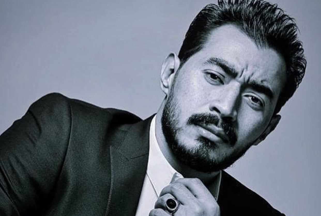 “الحمد للهجت في الحديد”  المطرب أحمد بتشان ينجو من حادث سير خطير