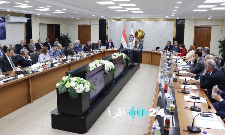 «اجتماع حاسم لوزارة قطاع الأعمال» وزير قطاع الأعمال يعقد الجمعية العامة للقابضة للأدوية لمناقشة نتائج العام المالي 2024-2025