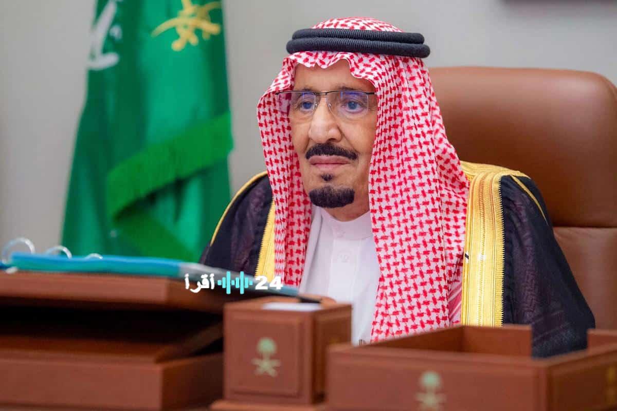 صرف راتبين للموظفين في القطاعين قبل نهاية العام تزامنًا مع موافقة العاهل السعودي على زيادة الرواتب بنسبة 40% بدءًا من 2026