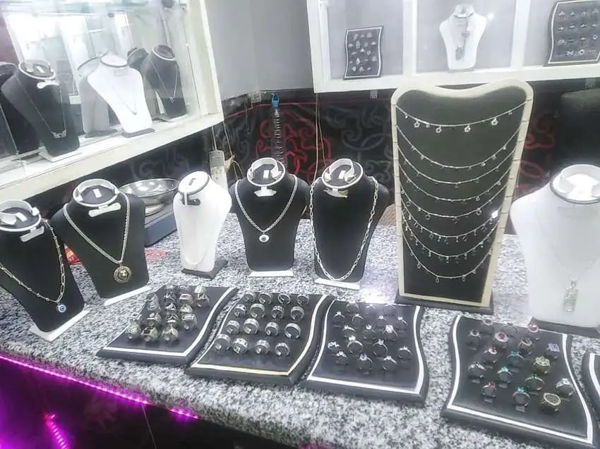 «قفزات كبيرة في أسعار الفضة بمصر: عيار 999 يتجاوز 83 جنيهًا للبيع»