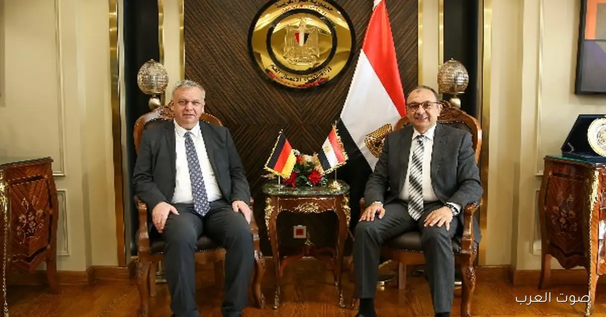 وزير قطاع الأعمال يجتمع بالسفير الألماني في القاهرة لتعزيز آفاق التعاون الصناعي والاستثماري