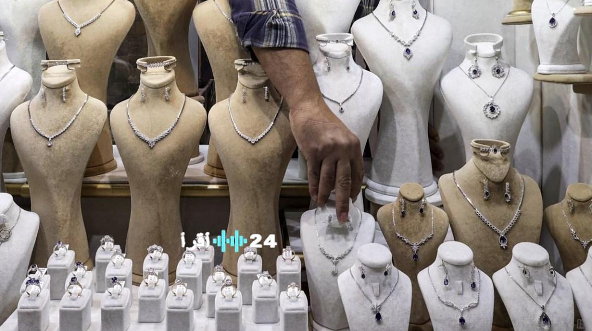 انخفاض أسعار الفضة بنسبة 6% يثير تساؤلات حول مستقبل الذهب للفقراء في عام 2026