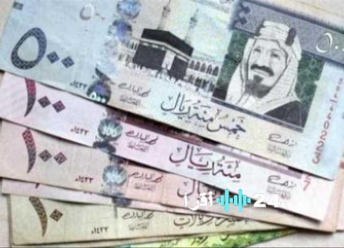«قفزة ملحوظة في سعر الريال السعودي بالسوق السوداء اليوم: كم تعادل 100 ريال بالجنيه المصري؟»