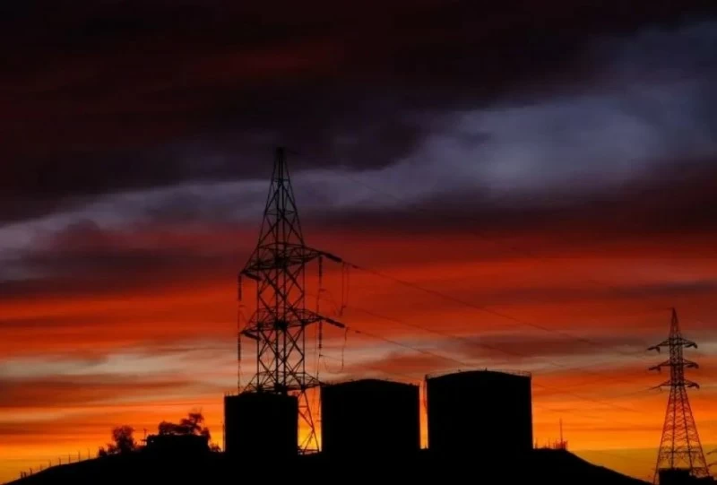 العراق يغرق في ظلام دامس انقطاع الكهرباء الشامل الأسباب وتوقعات العودة