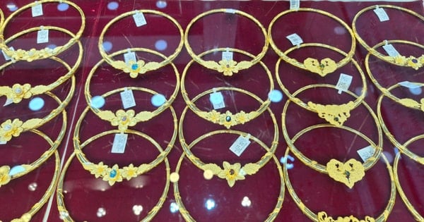 تراجع أسعار الذهب إلى 171 مليون دونغ فيتنامي للأونصة مع خسارة أسبوعية تبلغ 11 مليون دونغ