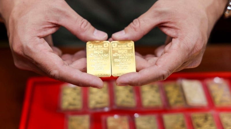 انخفاض سعر بيع الذهب في شركة SJC بمقدار 5.1 مليون دونغ فيتنامي للأونصة