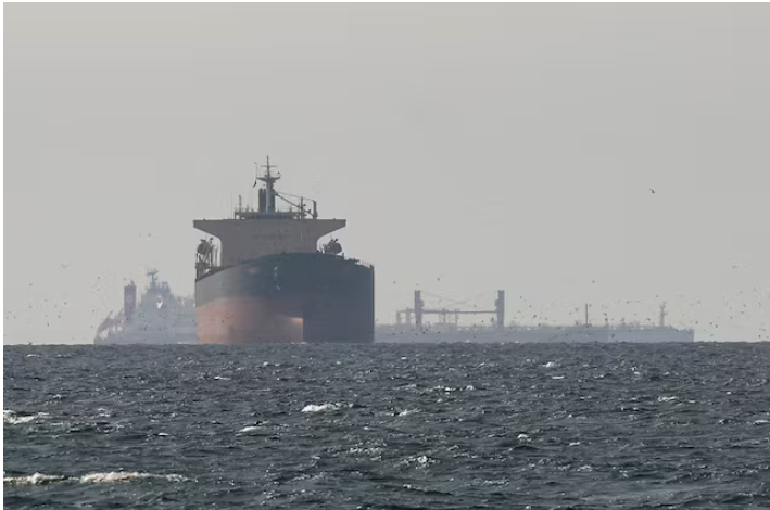 «دروس مستفادة من أزمات المضيق».. أسعار النفط العالمية تحت المجهر في ظل تطورات مضيق هرمز