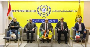 «قيادة الإسماعيلية تحشد للديربي» محافظ الإسماعيلية يضع اللمسات الأخيرة لدعم الدراويش في معركة النادي المصري الحاسمة