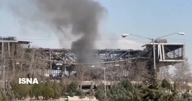 «صدمة وطنية وعاصفة من التساؤلات» ضربة صاروخية تطيح بأكبر صرح رياضي في إيران وتفجر جدلاً واسعاً حول الأهداف والتداعيات