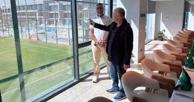 أبو ريدة يواصل متابعة التحضيرات النهائية لاستقبال المنتخب الوطني في مركز المنتخبات