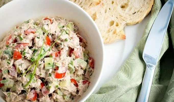 «اختيارك الذكي» سلطة التونة بالمايونيز والخضار: وجبة سحور متكاملة تضمن لك النشاط طوال يوم الصيام