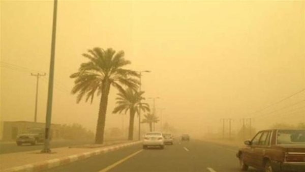 رياح مثيرة للرمال والأتربة وأمطار رعدية تتوقع أن تؤثر على هذه المناطق