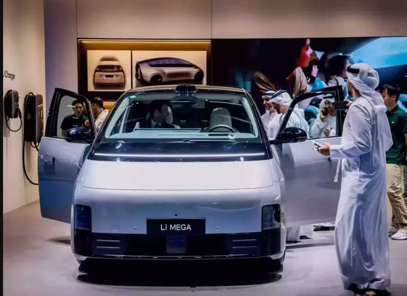 تأجير السيارات بدبي ركيزة حيوية تدفع عجلة تطور التنقل بالدولة