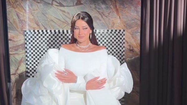 «رضوى الشربيني تتألّق بفستان أبيض طويل وتقدّم أطيب التهاني بمناسبة عيد الفطر أقرأ 24 نيوز»