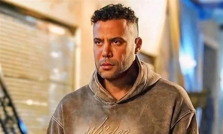 محمد إمام يعتذر عن مشهد الولادة في فيلم أو مسلسل الكينج ويؤكد أنه لم يقصد التقليل من المهنة العظيمة