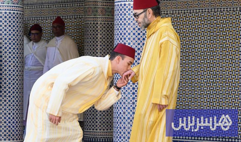 أمير المؤمنين الملك محمد السادس يؤدي صلاة عيد الفطر ويتلقى برقيات التهاني من جموع المواطنين والقيادات الدينية والسياسية