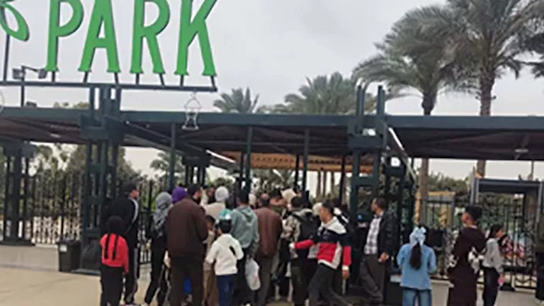 الجيزة توزع أكياس قمامة مجانية في الحدائق والمتنزهات احتفالا بعيد الفطر