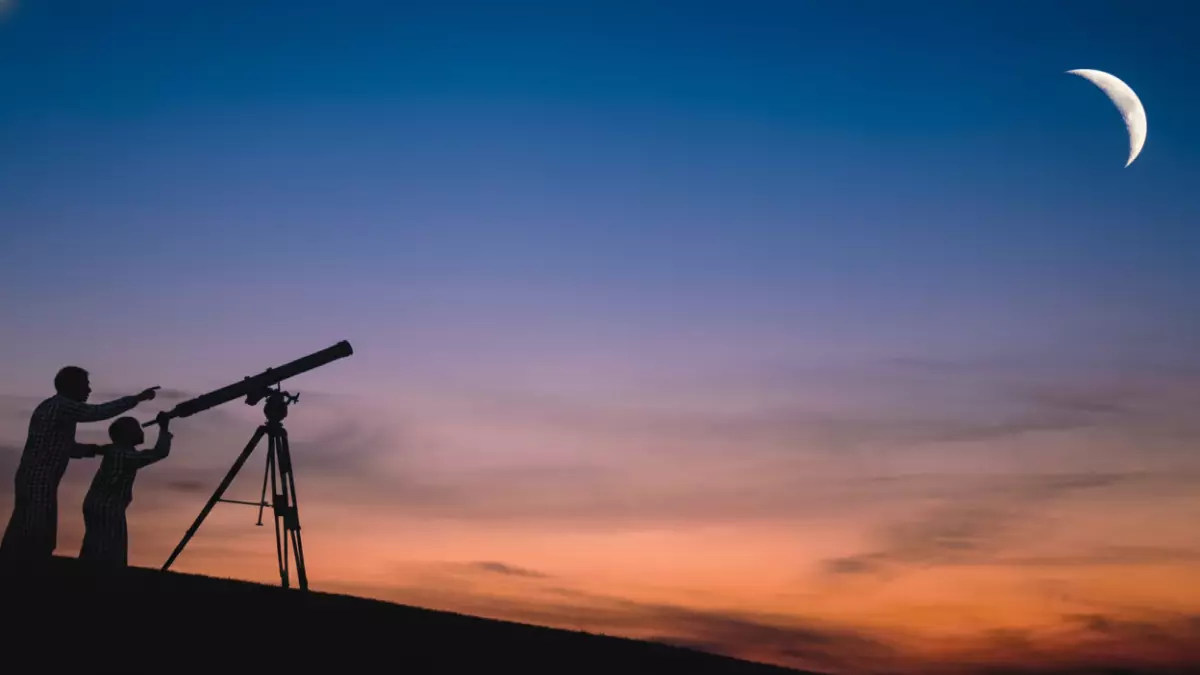 السعودية الإمارات قطر وفلسطين تعلن عن أول أيام عيد الفطر المبارك الجمعة