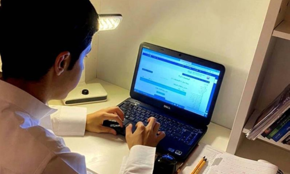 تعليق الدراسة الفعلية في عسير اليوم وتحويلها بشكل كامل إلى منصة مدرستي لتعزيز التعليم الإلكتروني