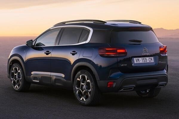 سعر ومواصفات سيارة سيتروين C5 إير كروس موديل 2026 في الأسواق