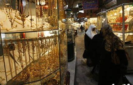 «الانهيار المفاجئ في سوق الذهب المصري يؤدي إلى خسائر غير مسبوقة للجنيه الذهب»