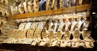 ``` أسعار الذهب اليوم في مصر تسجل ارتفاعًا ملحوظًا في ثالث أيام عيد الأضحى مع وصول عيار 21 إلى 6780 جنيهًا ```