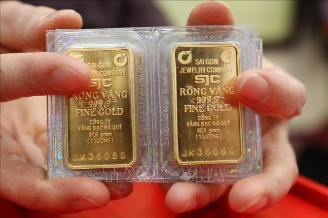 ارتفعت أسعار الذهب بشكل طفيف صباح يوم 30 مايو، حيث زادت أسعار سبائك الذهب من شركة SJC بمقدار 500,000 دونغ فيتنامي للأونصة.