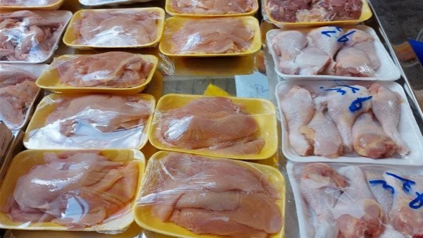 البانيه بـ200 جنيه.. قائمة أسعار الفراخ اليوم الإثنين