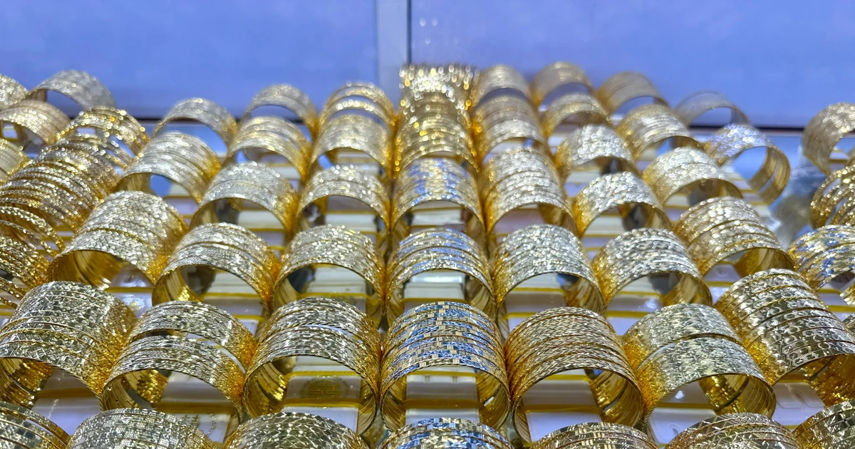 تحديث سعر الذهب في 30 مايو: انخفضت أسعار سبائك الذهب إلى 159 مليون دونغ فيتنامي للأونصة.