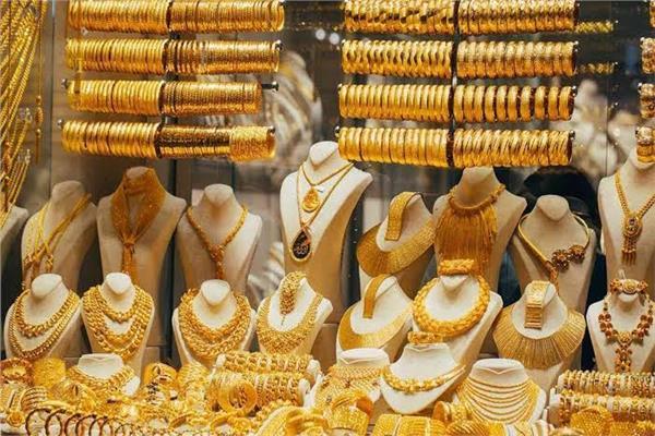 تذبذب «أسعار الذهب» في بداية التعاملات بالبورصة العالمية