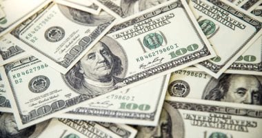 سعر الدولار على مدار الساعة.. 53.05 شراء الأخضر فى بنك البركة