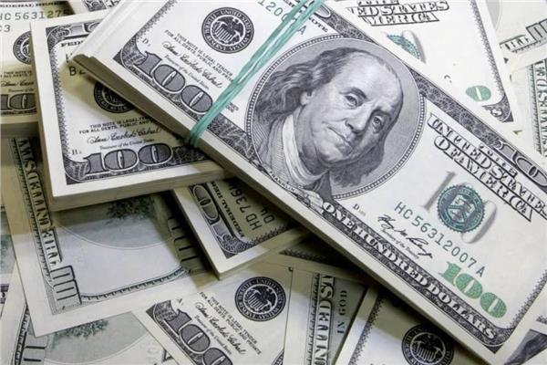 لماذا تراجع سعر الدولار أمام الجنيه المصري في تعاملات البنوك اليوم الخميس