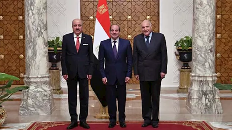 منحة العمالة غير المنتظمة وتنظيم السوق العقاري أبرز تطورات الساعات الماضية