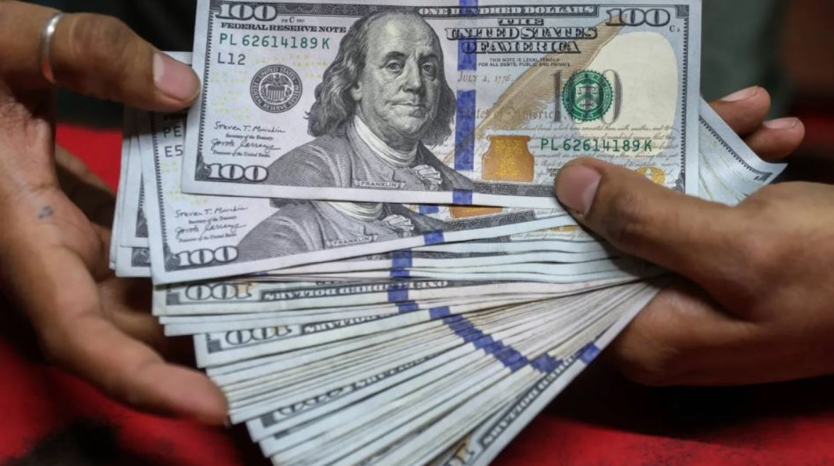 استقرار ملحوظ في سعر صرف الدولار أمام الجنيه المصري اليوم