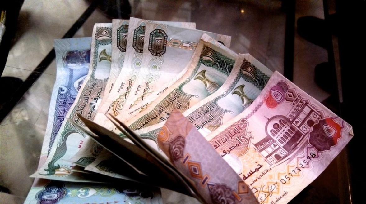 سعر الدرهم الإماراتي مقابل الجنيه المصري اليوم الأحد 19 يوليو 2026
تحديثات سعر صرف الدرهم الإماراتي أمام الجنيه المصري اليوم الأحد 19 يوليو 2026
قيمة الدرهم الإماراتي مقابل الجنيه المصري في تعاملات الأحد 19 يوليو 2026