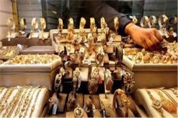 أسعار الذهب اليوم الإثنين تتراجع إلى 5850 جنيها لعيار 21
