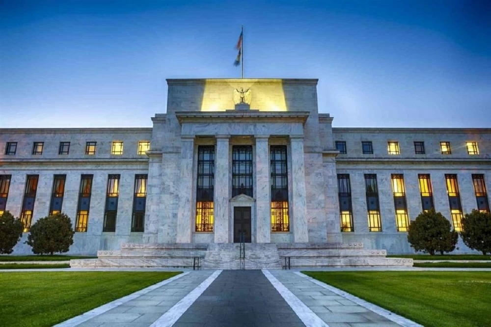 صعود النفط يدفع المستثمرين لزيادة توقعات رفع الفائدة في الأسواق العالمية