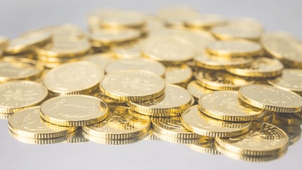 سعر الجنيه الذهب في الإمارات يشهد استقرارا وتغييرات في السوق المالية المحلية