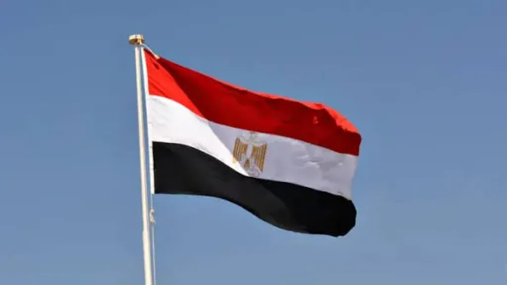 مصر تندد بالاعتداءات الإيرانية على الكويت والبحرين وتؤكد تضامنها الكامل
القاهرة تعلن تضامنها المطلق مع الكويت والبحرين وتدين الاعتداءات الإيرانية
تنديد مصري بالاعتداءات الإيرانية على الكويت والبحرين وإعلان التضامن الكامل
