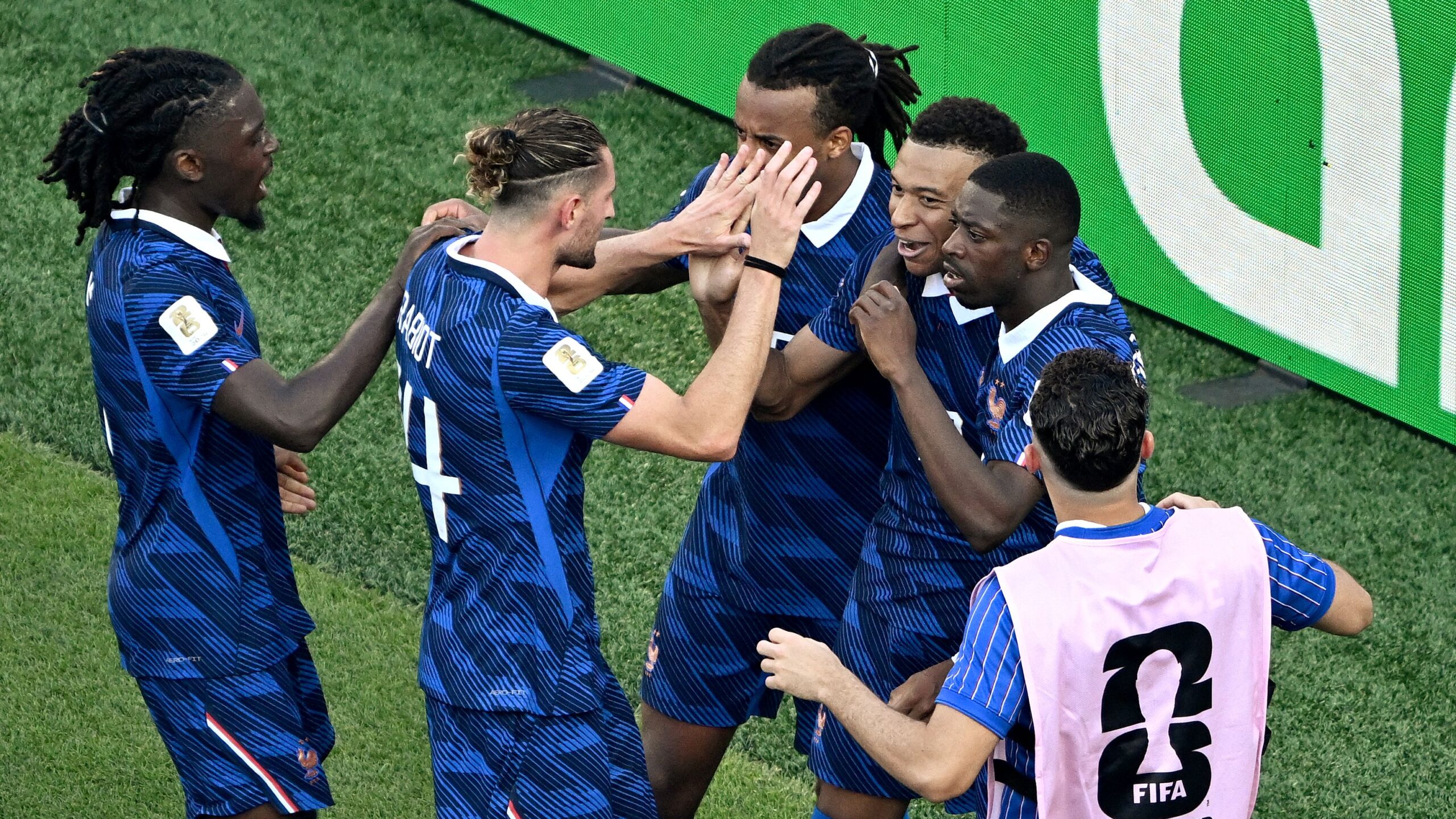 كيفية الحصول على تذاكر مباراة ربع نهائي كأس العالم بين فرنسا والمغرب وأسعار التذاكر ومعلومات عن المباراة في ملعب جيليت وعروض اللحظة الأخيرة