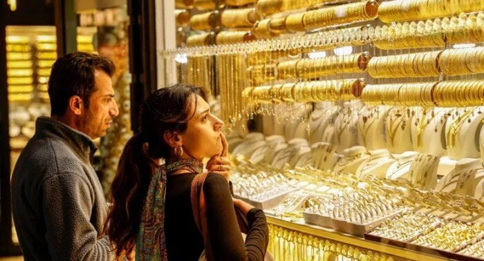 تحديث أسعار الذهب في مصر الآن لعيارات 24 و21 و18 والجنيه الذهب
تطورات أسعار الذهب اليوم بمصر لعيارات 24 و21 و18 والجنيه الذهب
أسعار الذهب في مصر الآن وتحديثات عيارات 24 و21 و18 والجنيه الذهب