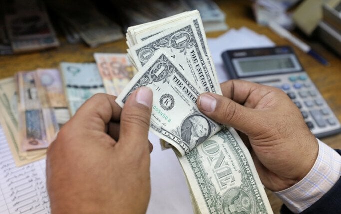 استقرار سعر الدولار مقابل الجنيه المصري في البنوك اليوم الأربعاء