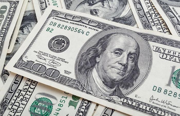 سعر صرف الدولار مقابل الريال السعودي في البنوك اليوم الأربعاء
تحديثات سعر الدولار أمام الريال السعودي اليوم الأربعاء
أسعار الدولار مقابل الريال السعودي في المصارف اليوم الأربعاء