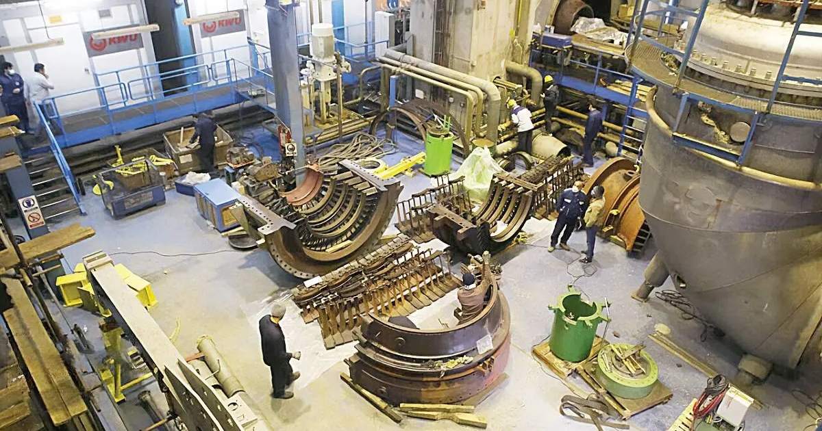 أزمة انقطاع الكهرباء تعمق جراح الاقتصاد الإيراني وخسائر الصناعة تقفز إلى 400 ألف مليار تومان